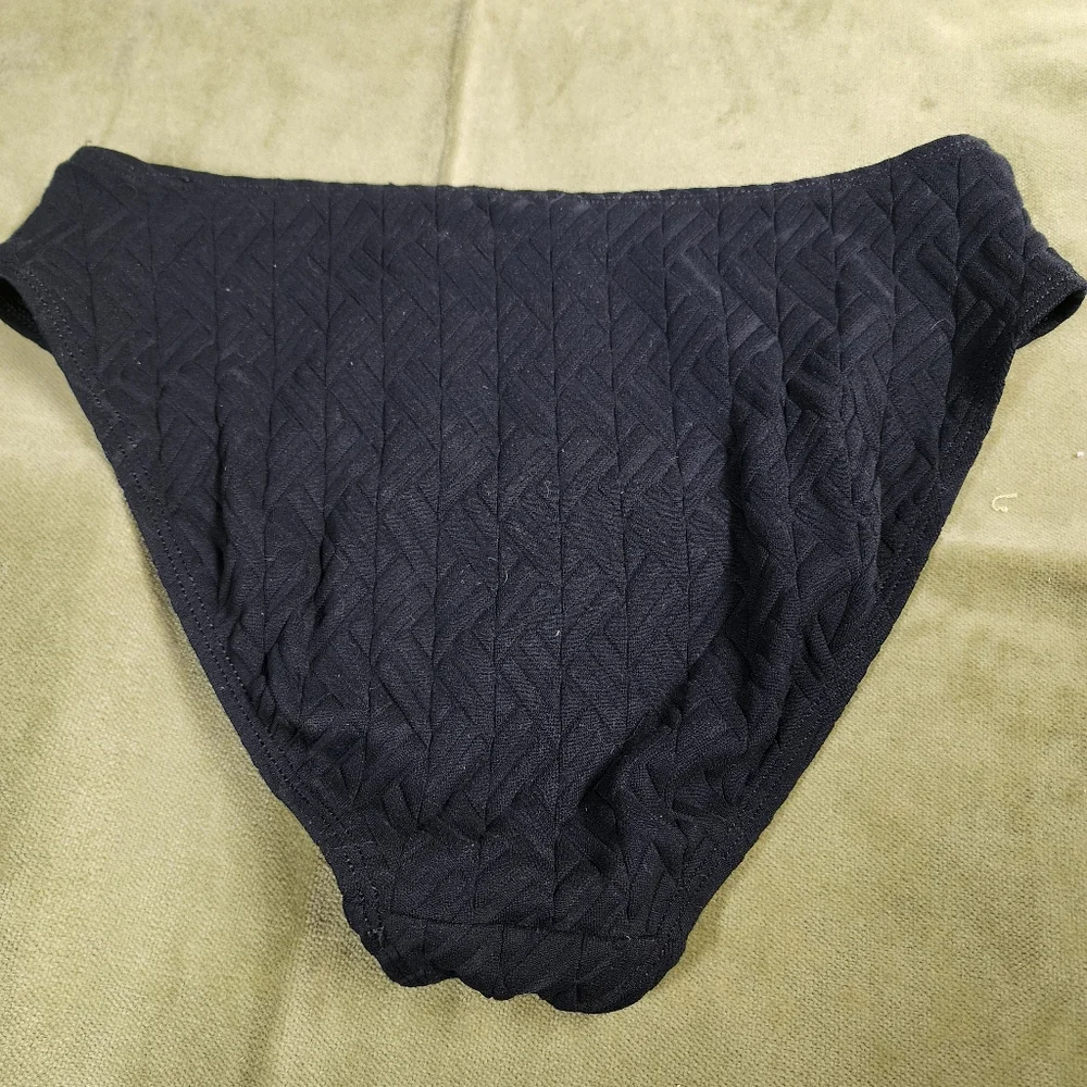 Bathing suit - Picture 5 of 10